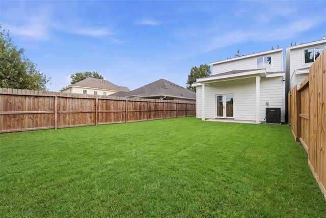982 S Ellington Street, Houston, TX 77088