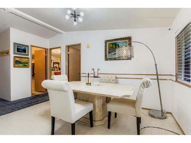 20248 HIGHWAY 213, Oregon City, OR 97045