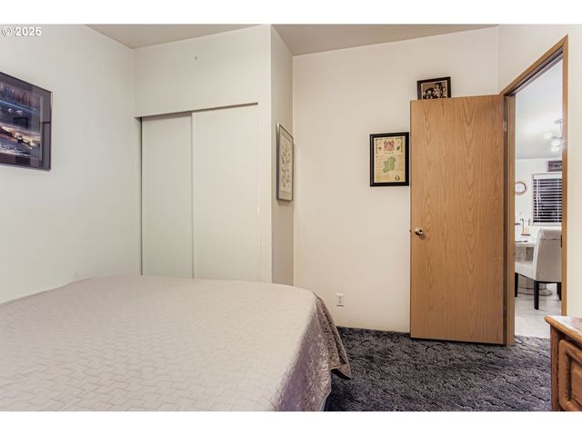 20248 HIGHWAY 213, Oregon City, OR 97045