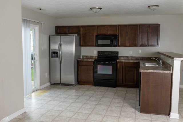 2122 Cedarmill Drive, Franklin, IN 46131
