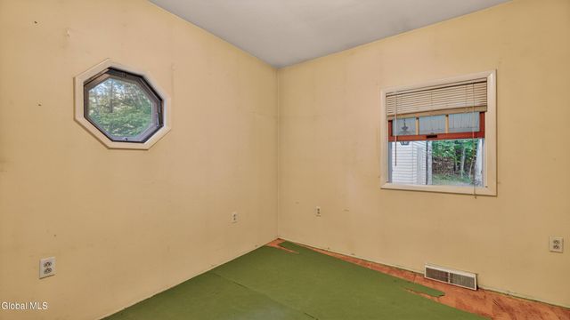 1166 County Road 110, Broadalbin, NY 12025