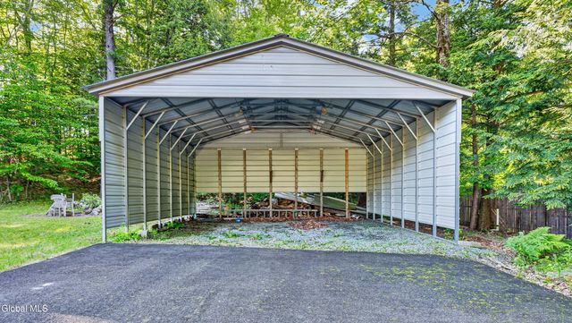 1166 County Road 110, Broadalbin, NY 12025