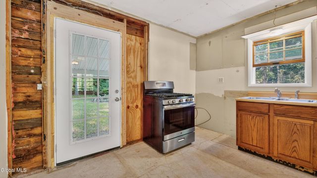 1166 County Road 110, Broadalbin, NY 12025
