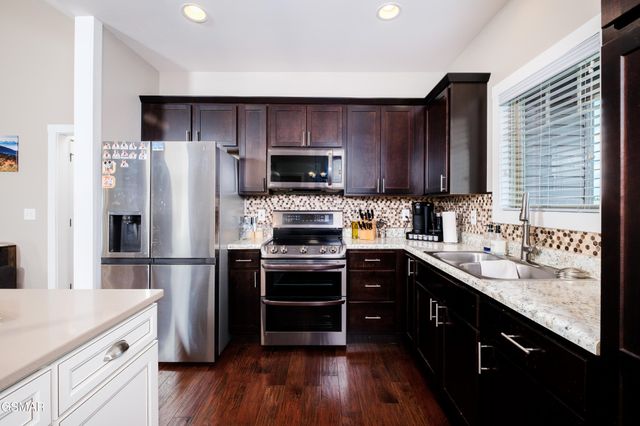 2899 Alden Glenn Court, Sevierville, TN 37876