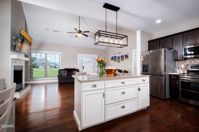 2899 Alden Glenn Court, Sevierville, TN 37876