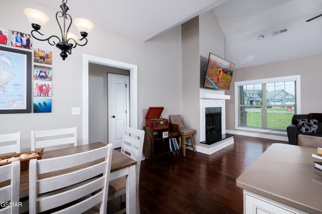 2899 Alden Glenn Court, Sevierville, TN 37876