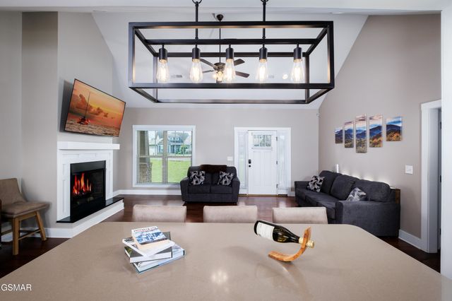 2899 Alden Glenn Court, Sevierville, TN 37876