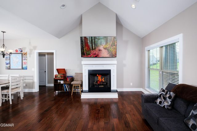 2899 Alden Glenn Court, Sevierville, TN 37876