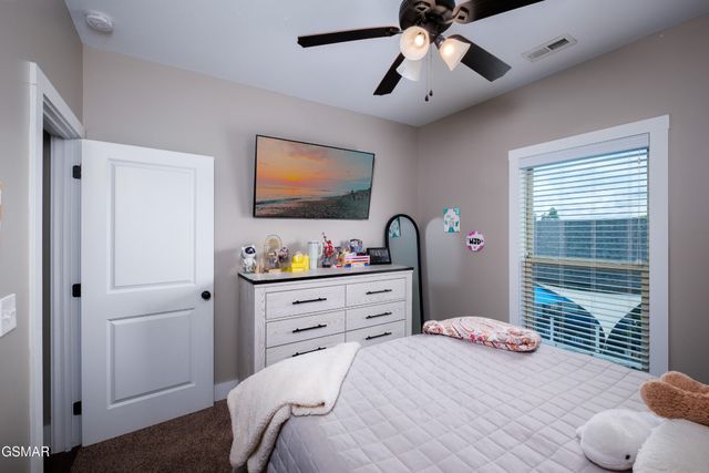 2899 Alden Glenn Court, Sevierville, TN 37876