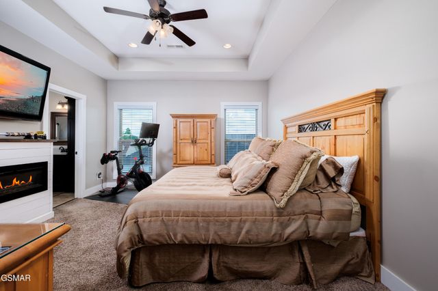2899 Alden Glenn Court, Sevierville, TN 37876