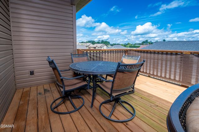2899 Alden Glenn Court, Sevierville, TN 37876