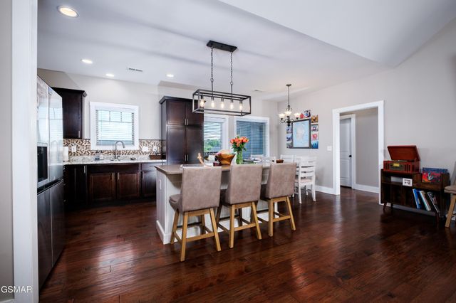 2899 Alden Glenn Court, Sevierville, TN 37876