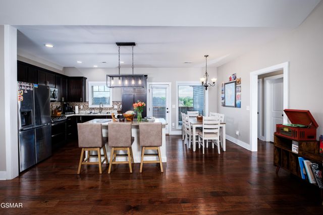 2899 Alden Glenn Court, Sevierville, TN 37876