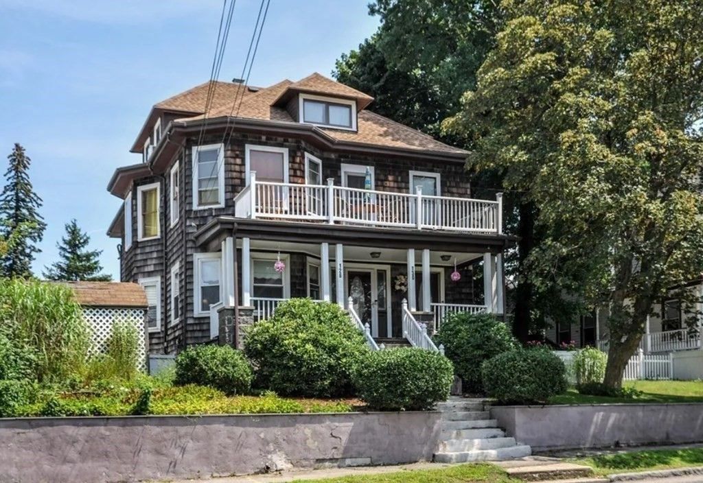 128 Independence Ave 1, Quincy, MA 02169