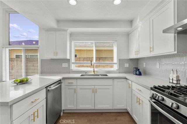 9549 Gladbeck, Northridge, CA 91324