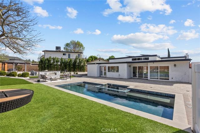 9549 Gladbeck, Northridge, CA 91324