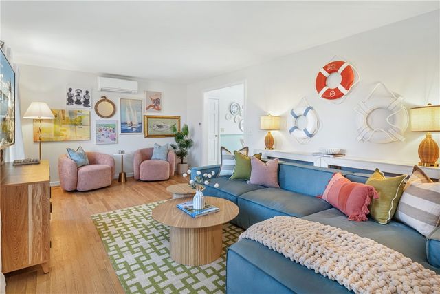 20 Samson Lane, Middletown, RI 02842
