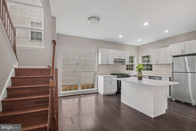 9335 COUGAR CT, Manassas Park, VA 20111