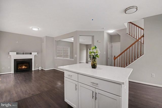 9335 COUGAR CT, Manassas Park, VA 20111