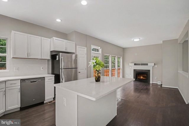 9335 COUGAR CT, Manassas Park, VA 20111