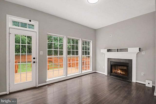 9335 COUGAR CT, Manassas Park, VA 20111