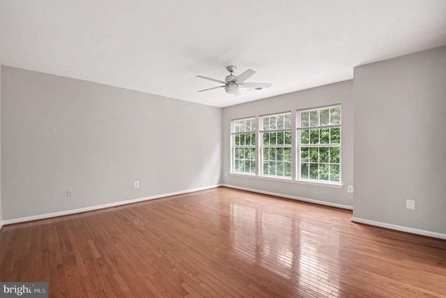 9335 COUGAR CT, Manassas Park, VA 20111