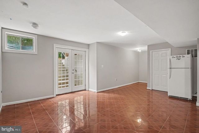 9335 COUGAR CT, Manassas Park, VA 20111
