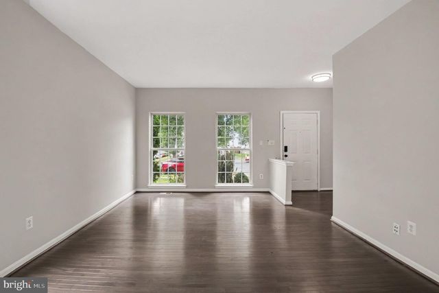 9335 COUGAR CT, Manassas Park, VA 20111