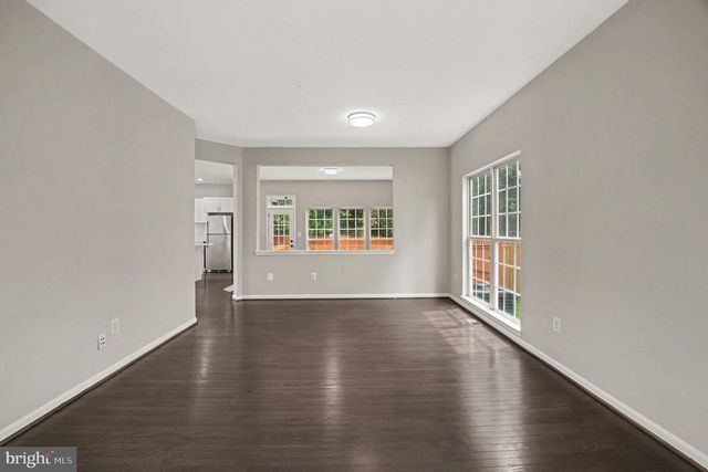 9335 COUGAR CT, Manassas Park, VA 20111