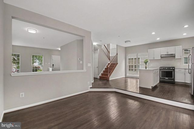 9335 COUGAR CT, Manassas Park, VA 20111