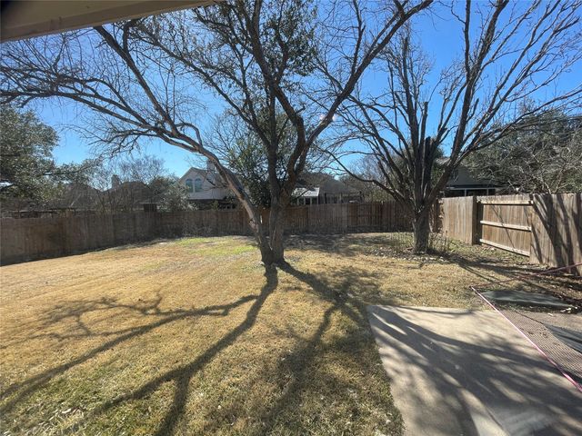 11104 Savin Hill LN, Austin, TX 78739