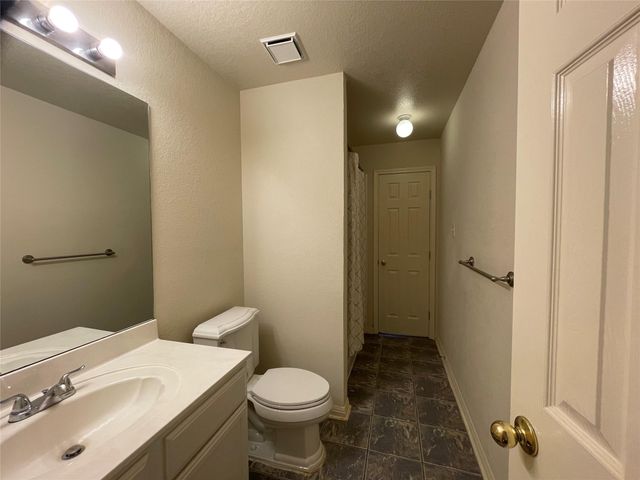 11104 Savin Hill LN, Austin, TX 78739