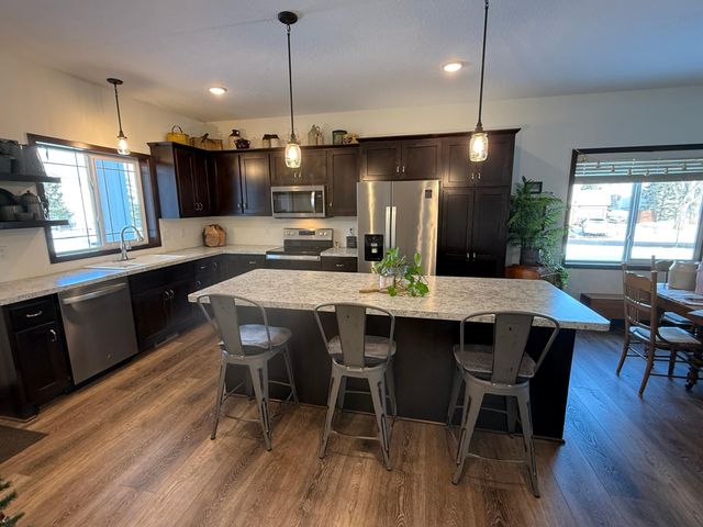 801 Golden Way NW, Isanti, MN 55040