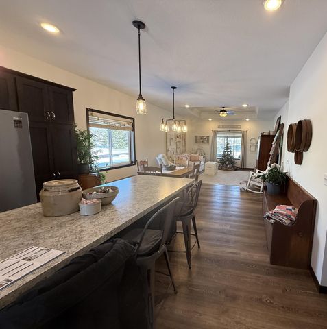 801 Golden Way NW, Isanti, MN 55040