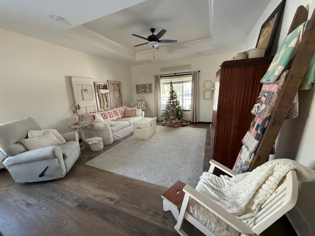 801 Golden Way NW, Isanti, MN 55040