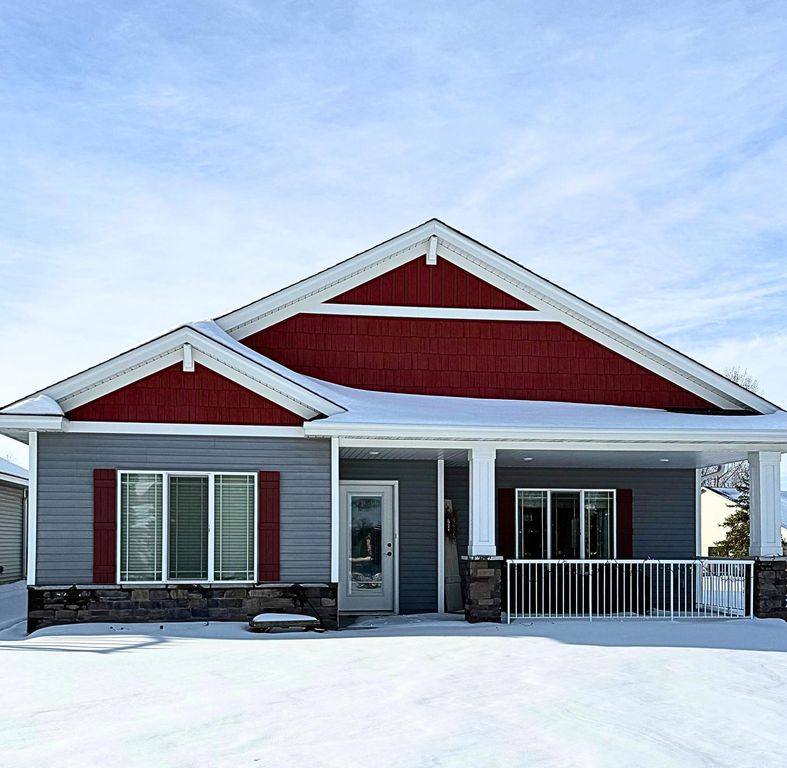 801 Golden Way NW, Isanti, MN 55040