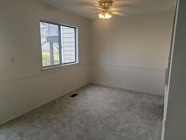 600 Eastview Court X1, Schaumburg, IL 60193