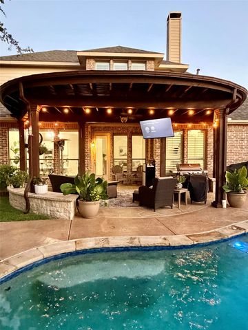 2911 Tracy Lynn Lane, Sachse, TX 75048