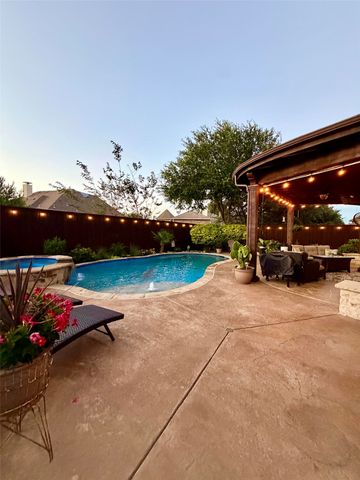 2911 Tracy Lynn Lane, Sachse, TX 75048