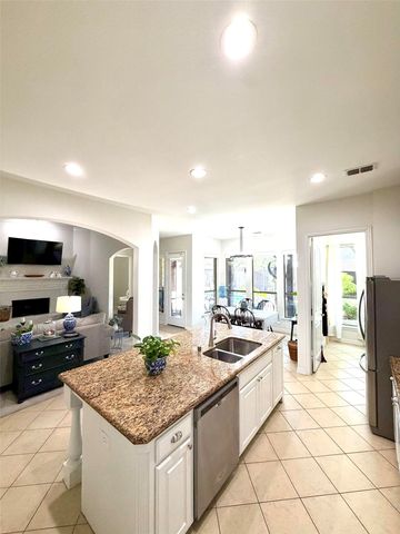 2911 Tracy Lynn Lane, Sachse, TX 75048
