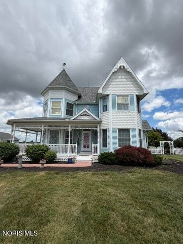 10128 E Kramer Road, Bowling Green, OH 43402