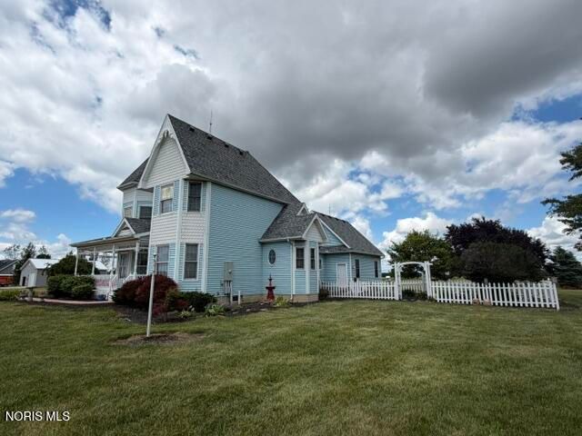 10128 E Kramer Road, Bowling Green, OH 43402