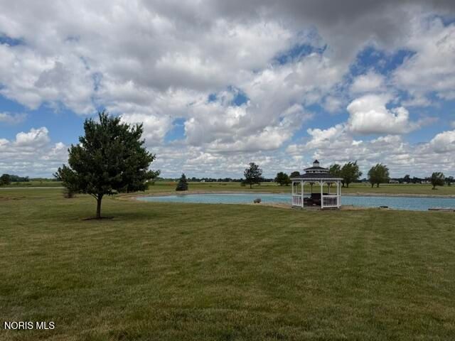 10128 E Kramer Road, Bowling Green, OH 43402