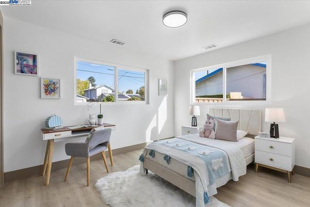 77 Baylor Ln, Pleasant Hill, CA 94523