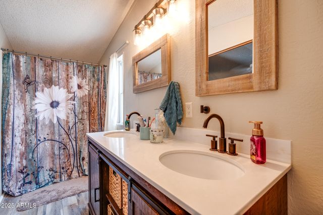 2208 W BASELINE Avenue 77, Apache Junction, AZ 85120