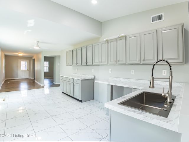 2527 Montgomery St, Louisville, KY 40212