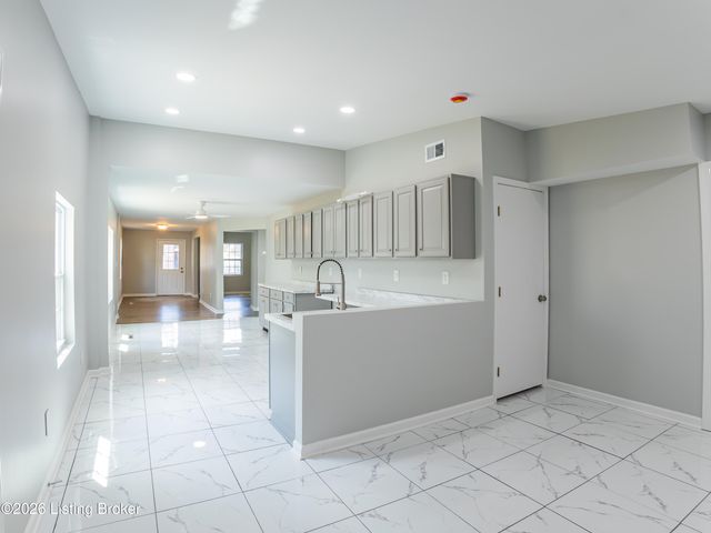 2527 Montgomery St, Louisville, KY 40212