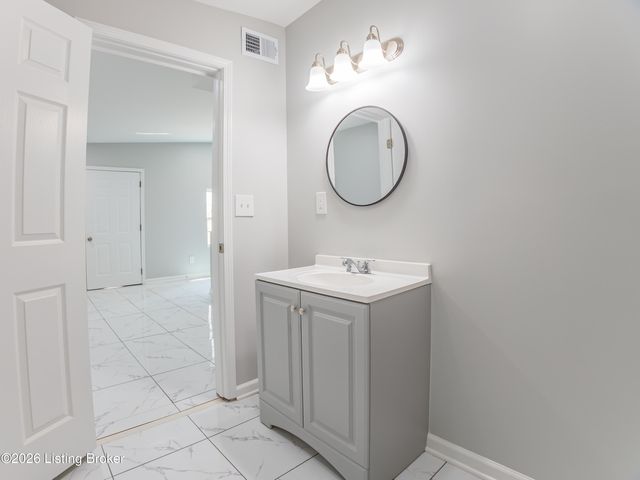 2527 Montgomery St, Louisville, KY 40212