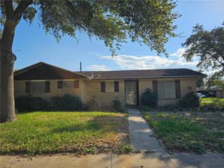 1601 Spicewood Dr, Corpus Christi, TX 78412