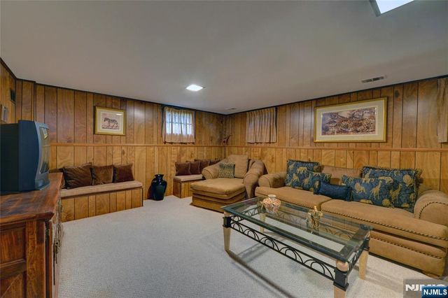 184 Abbe Lane, Clifton, NJ 07013